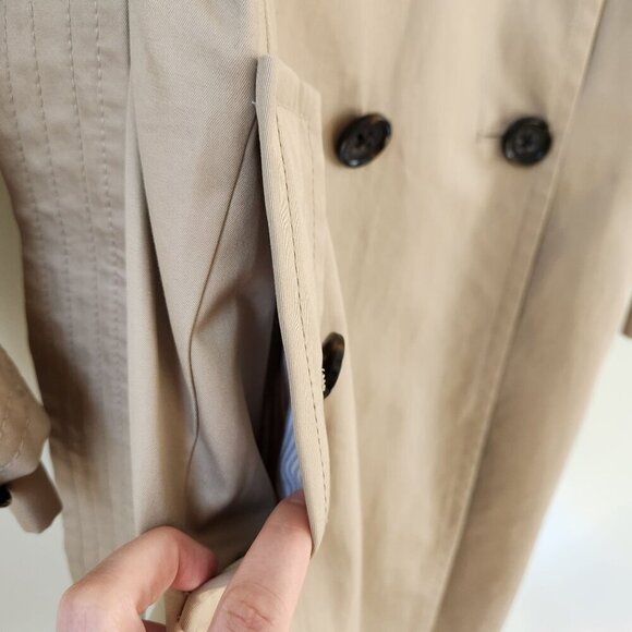 Banana Republic Classic Trench Coat in Medium - Picture 7 of 12